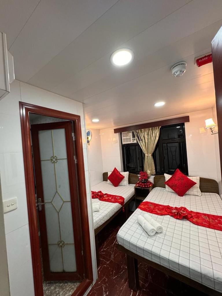 Rhine Guest House Гонконг Экстерьер фото