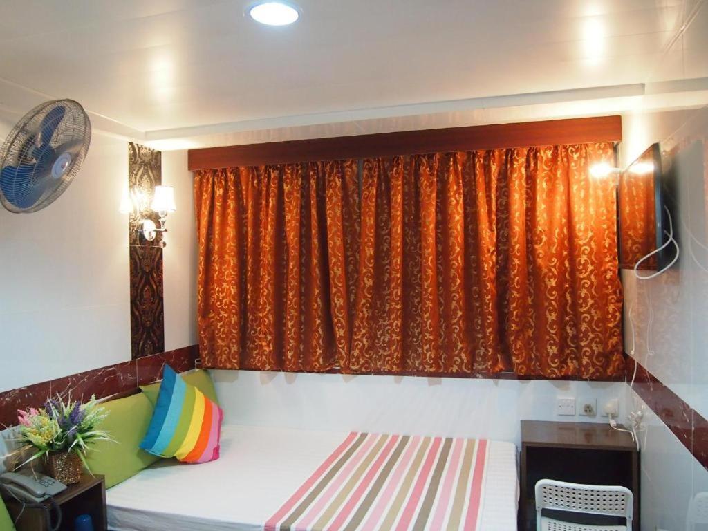 Rhine Guest House Гонконг Экстерьер фото