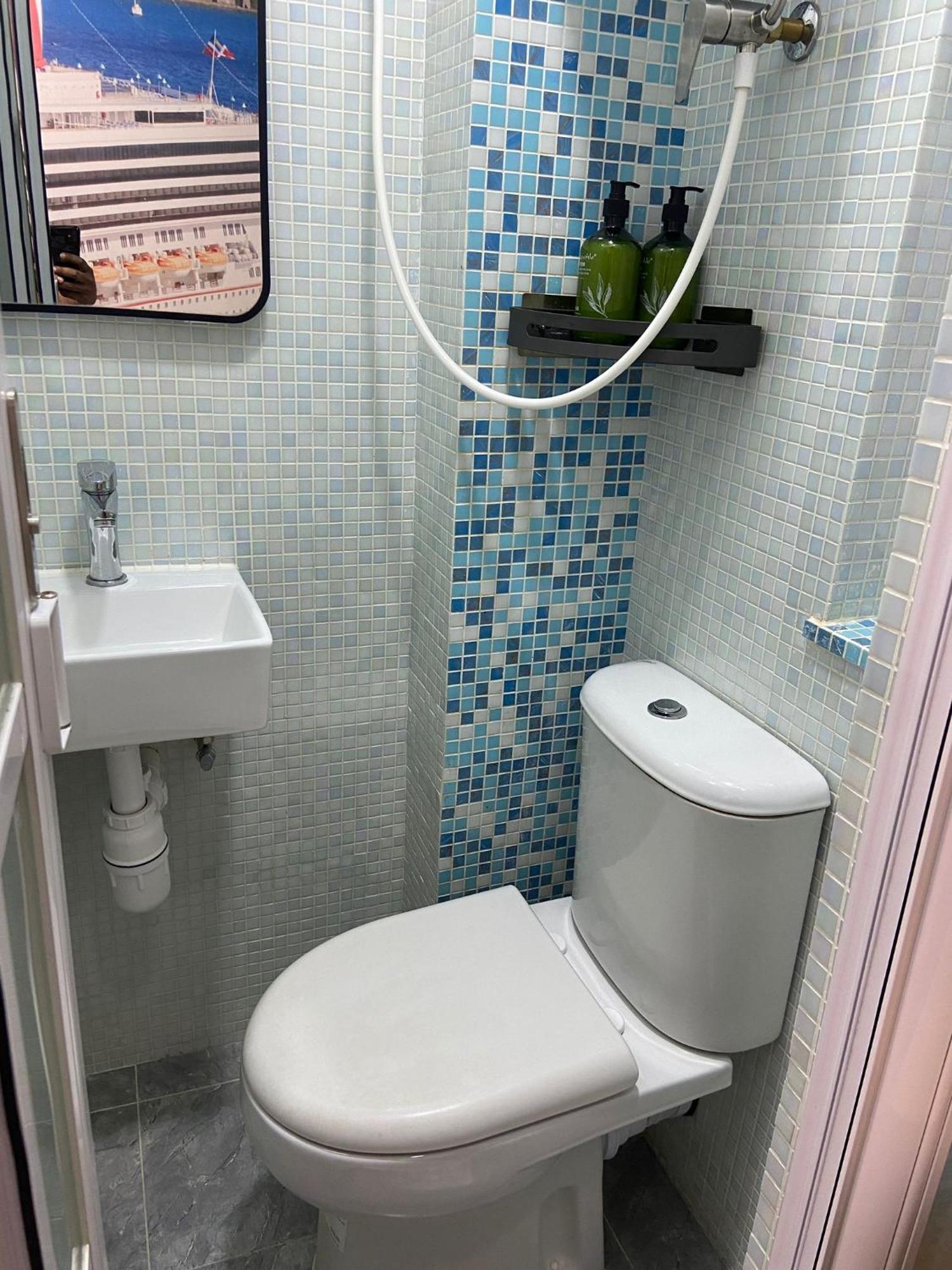 Rhine Guest House Гонконг Экстерьер фото